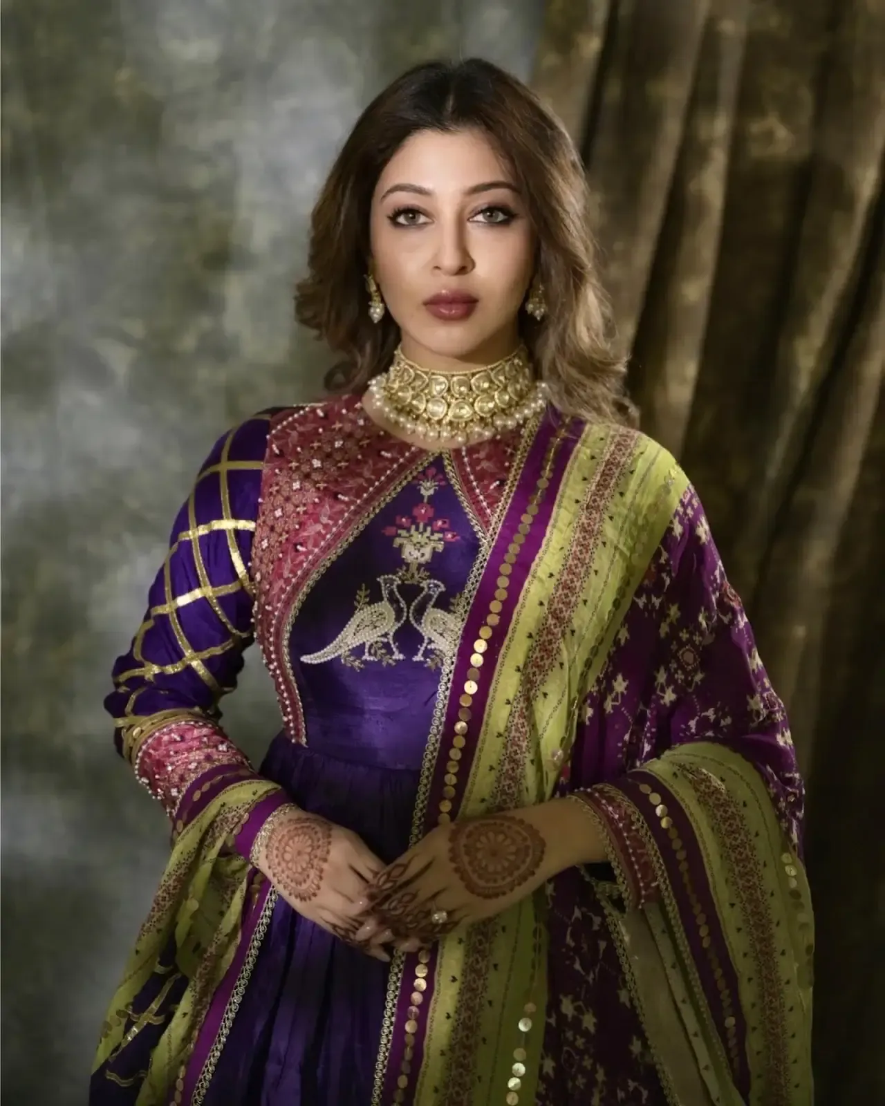 NORTH INDIAN ACTRESS SONARIKA BHADORIA IN TRADITIONAL VIOLET DRESS 4